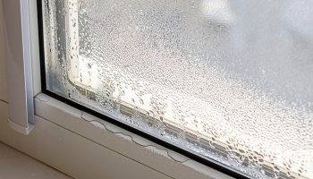 Beschlagene Fensterscheiben